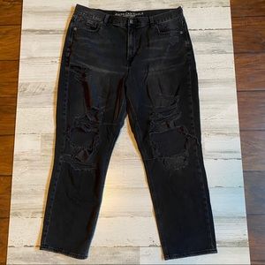 American Eagle Outfitters Mom Jeans